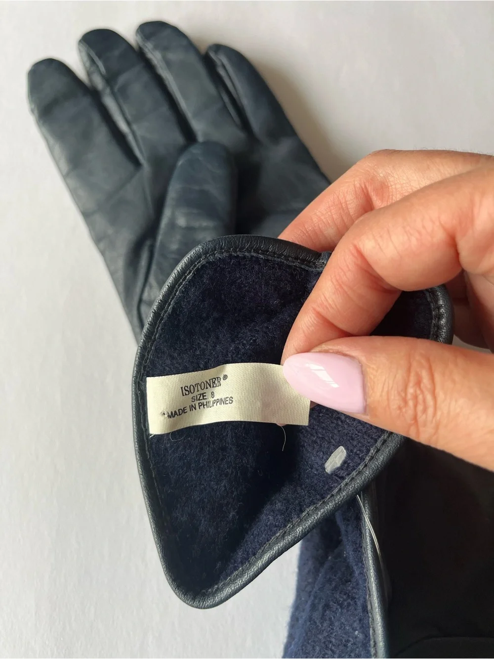 Isotoner Navy Blue Leather Gloves Women's Size 8 Fleece Lined Winter Warm Fall